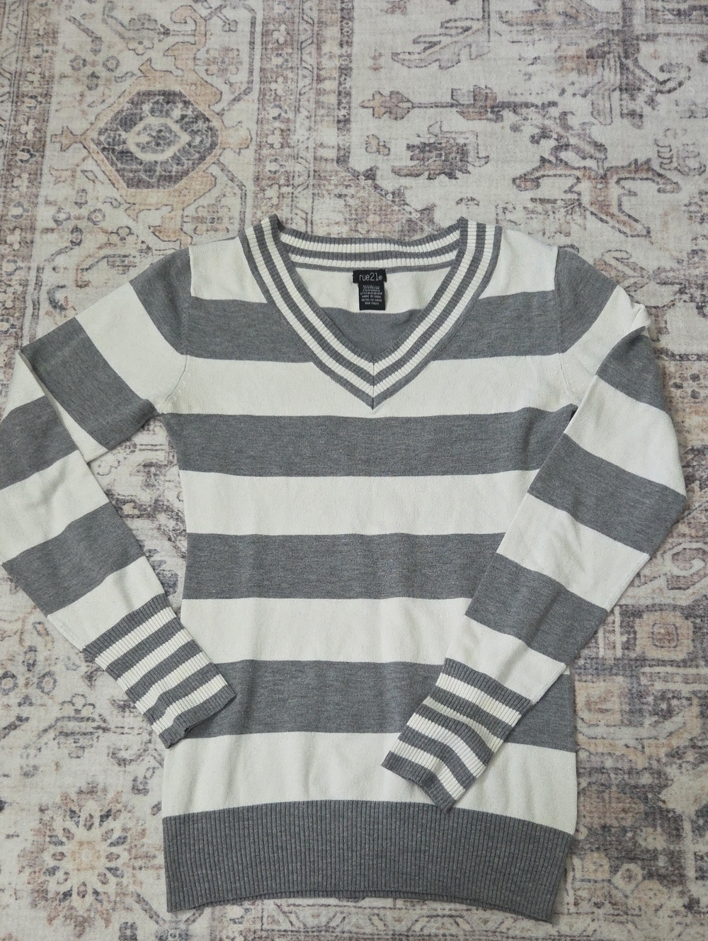 Rue21 Striped Gray and White V-Neck Sweater